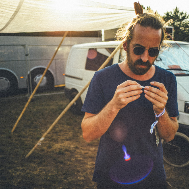 Nico Schnepf Portrait im Sommer 2018 Deichbrand Festival by Martin Köhler